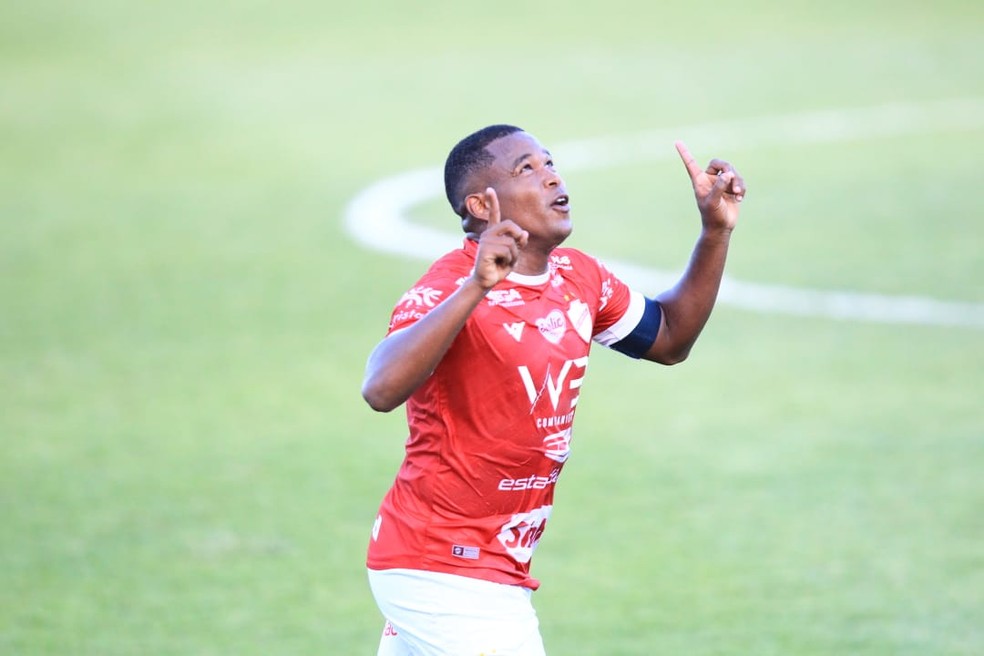 Alan Mineiro jogou no Vila Nova entre 2017 e 2021 — Foto: Douglas Schinatto/O Popular
