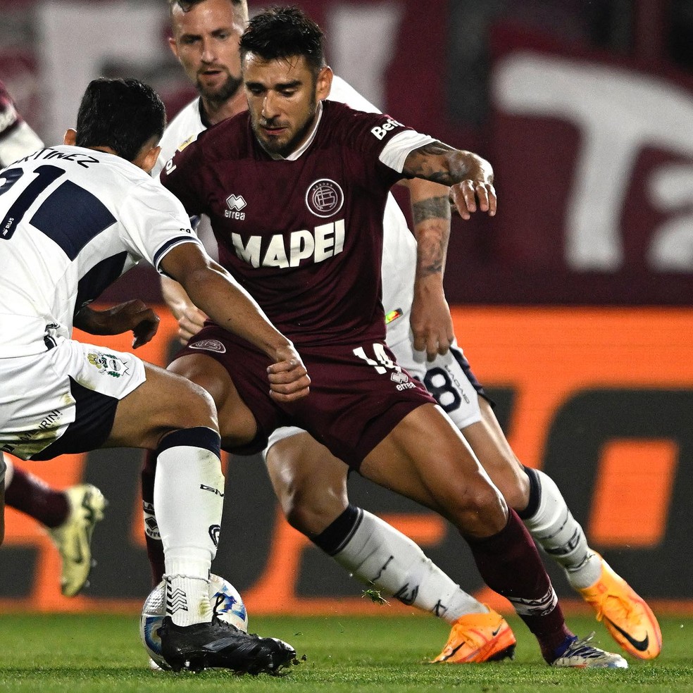 Toto Salvio em ação pelo Lanús — Foto: Divulgação/Lanús
