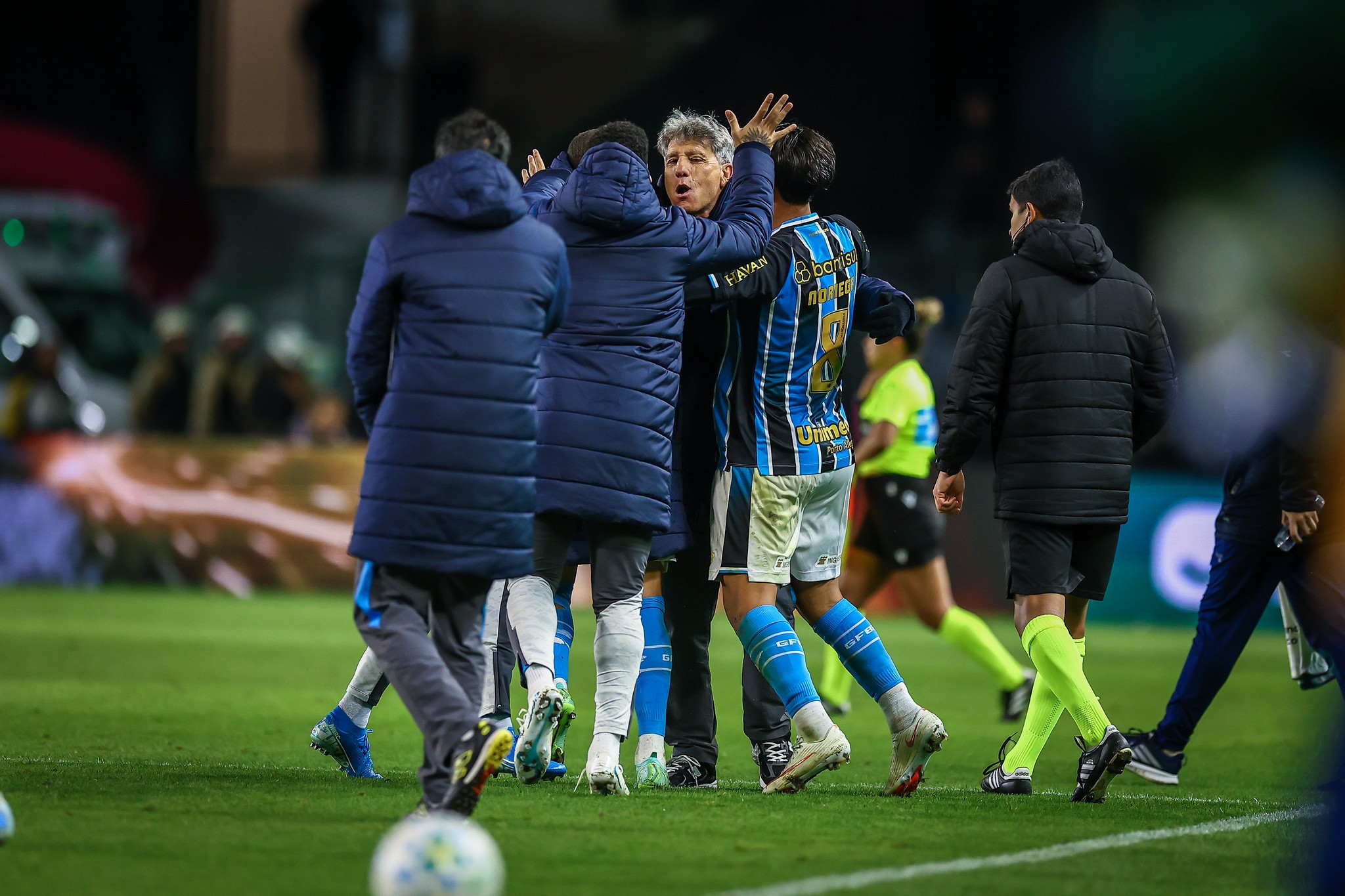 "Perdi o sono" — Renato fala em alívio em vitória do Grêmio sobre o Coritiba e lembra véspera do jogo