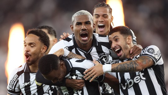 Análise: Botafogo faz jogo para vencer Bahia, mas alerta sobre instabilidade tem que ficar ligado - Foto: (Vítor Silva/Botafogo)