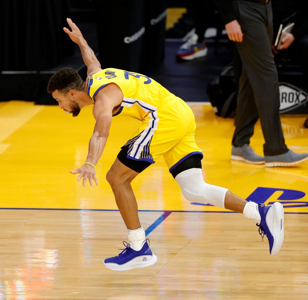 Curry marca 47 pontos e comanda vitória dos Warriors na NBA - Jogada -  Diário do Nordeste