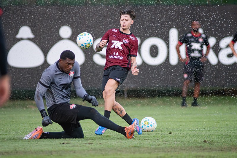 Tarzia ganha sequência como titular, mas vive maior jejum de participações em gols pelo Vitória