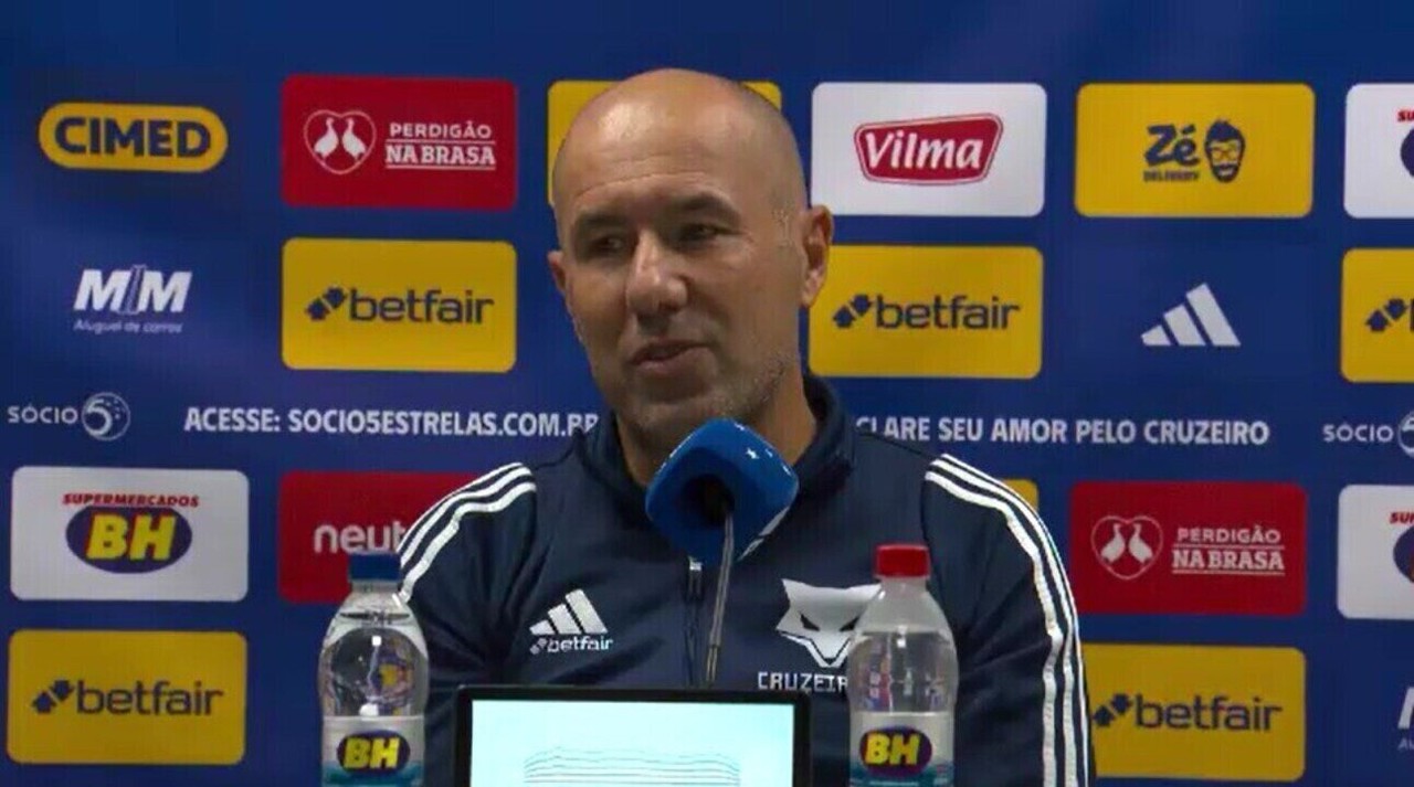 Técnico do Cruzeiro Leonardo Jardim reage de forma distinta a Abel.