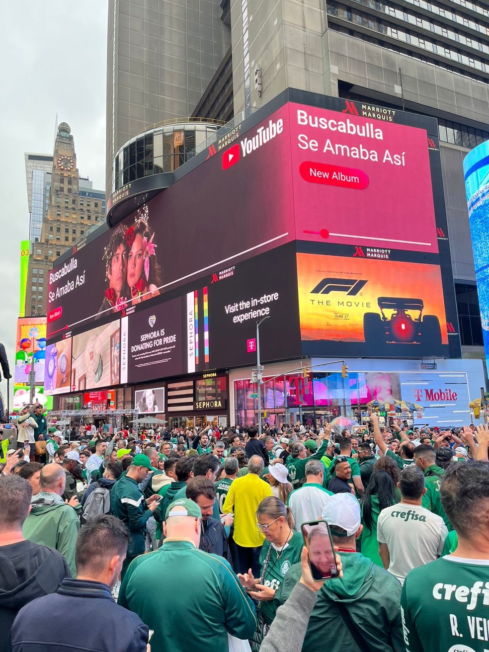 Torcida do Palmeiras faz festa na Times Square, nos Estados Unidos — Foto: Reprodução
