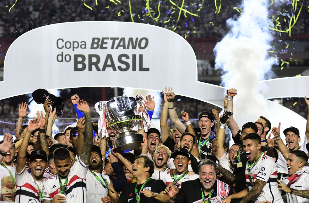 São Paulo é campeão da Copa do Brasil - Folha PE