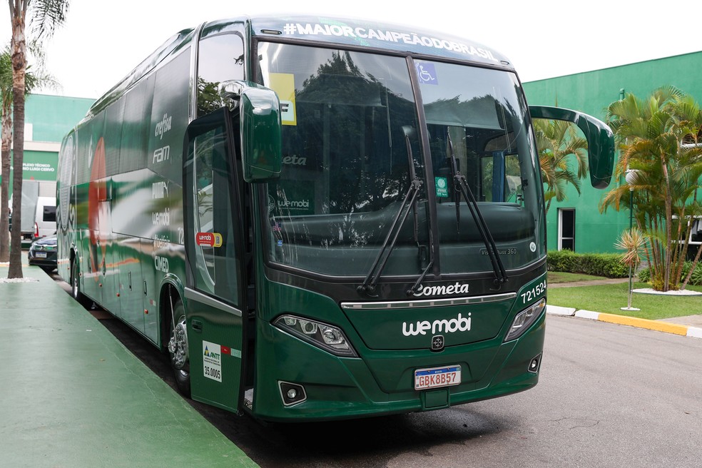Nova pintura do ônibus do Palmeiras — Foto: Fábio Menotti/Palmeiras