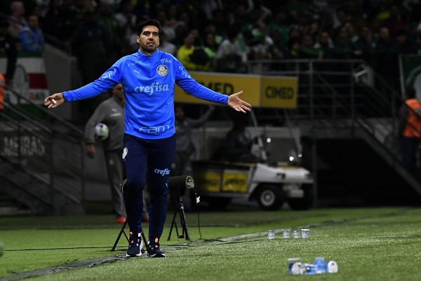 Lance! on X: EU NÃO AGUENTO MAIS! 😭😭😭 🇧🇷 0️⃣🆚1️⃣ 🇦🇷 nas  Eliminatórias da Copa 🇧🇷 0️⃣🆚1️⃣ 🇦🇷 no futebol de cegos no Parapan  🇧🇷 0️⃣🆚3️⃣ 🇦🇷 na Copa do Mundo Sub-17