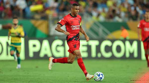 Athletico encerra negociação com o Corinthians pelo volante Erick