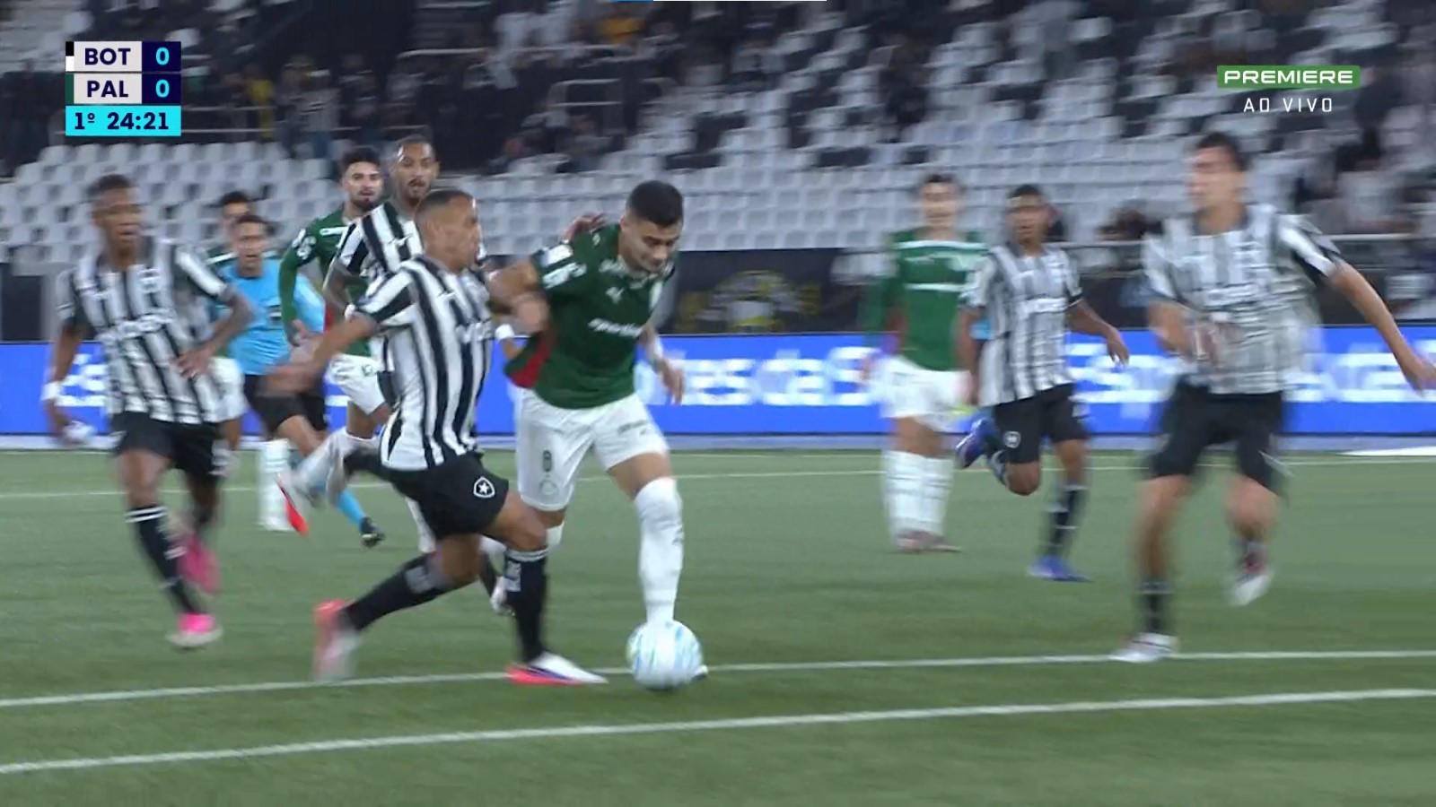 PC de Oliveira diz que Marçal deveria ter sido expulso em Botafogo x Palmeiras; vídeo