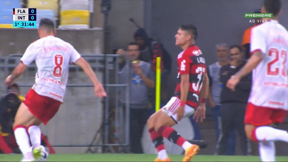 Luiz Araújo se lesiona em Flamengo x Internacional — Foto: Reprodução