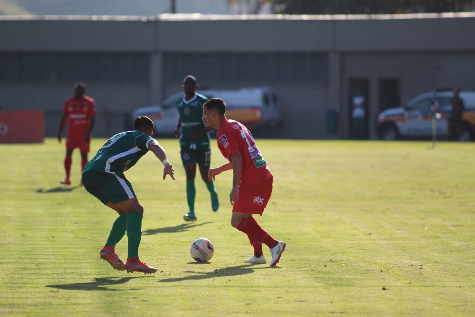 Com mistério meia brasileiro é anunciado pelo Slavia Praga para disputa da  Liga Conferência, futebol