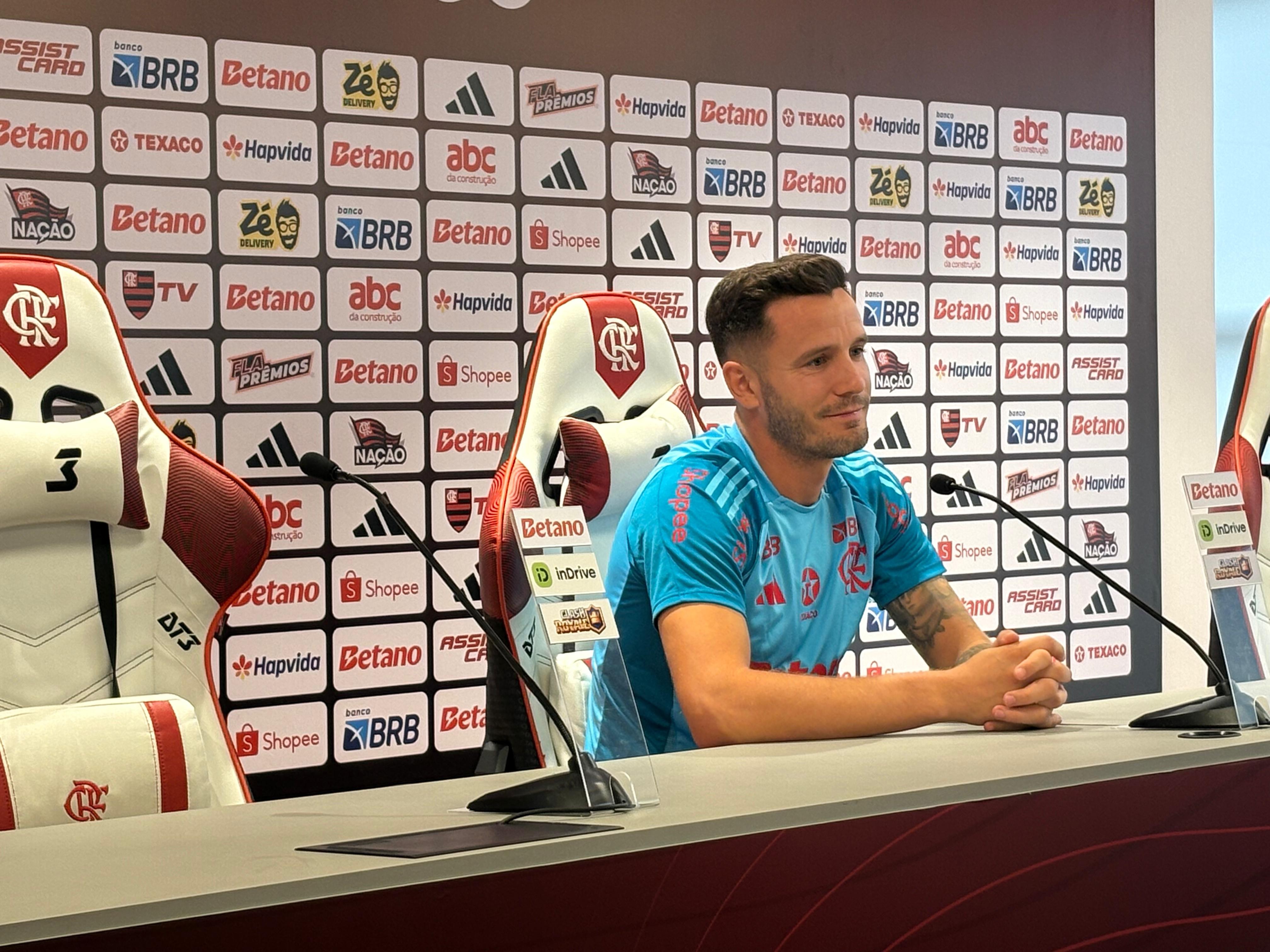 Saúl detalha troca de posição e parceria com Jorginho no Flamengo