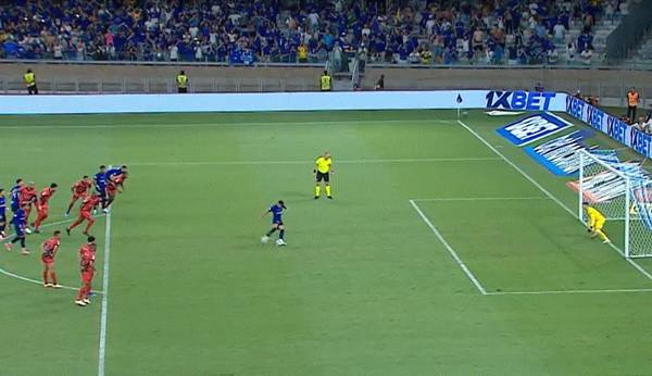 Cruzeiro x Athletico-PR: PC Oliveira acredita que pênalti perdido deveria ter sido repetido após invasão