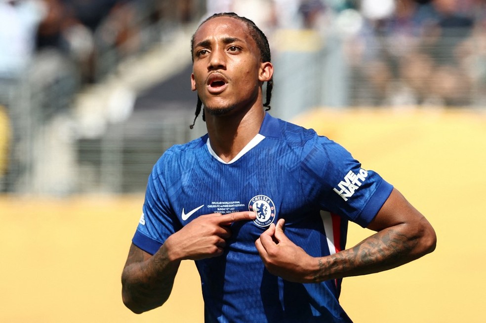 João Pedro fez dois gols contra o Fluminense na semifinal e também balançou a rede do PSG na final da Copa do Mundo de Clubes — Foto: FRANCK FIFE / AFP