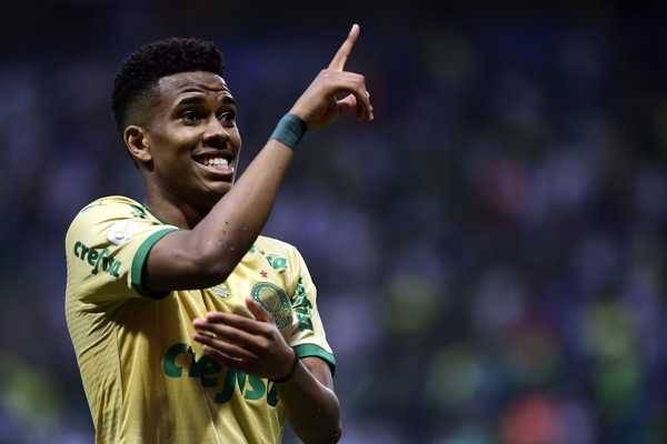 Estêvão do Palmeiras com lesão na coxa esquerda é dúvida contra o Vasco