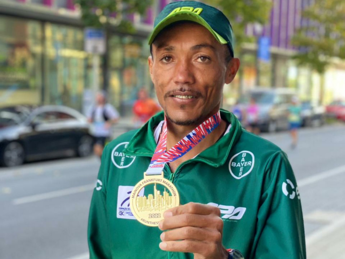 Justino Pedro fica no top 10 da Maratona de Frankfurt, na Alemanha ...
