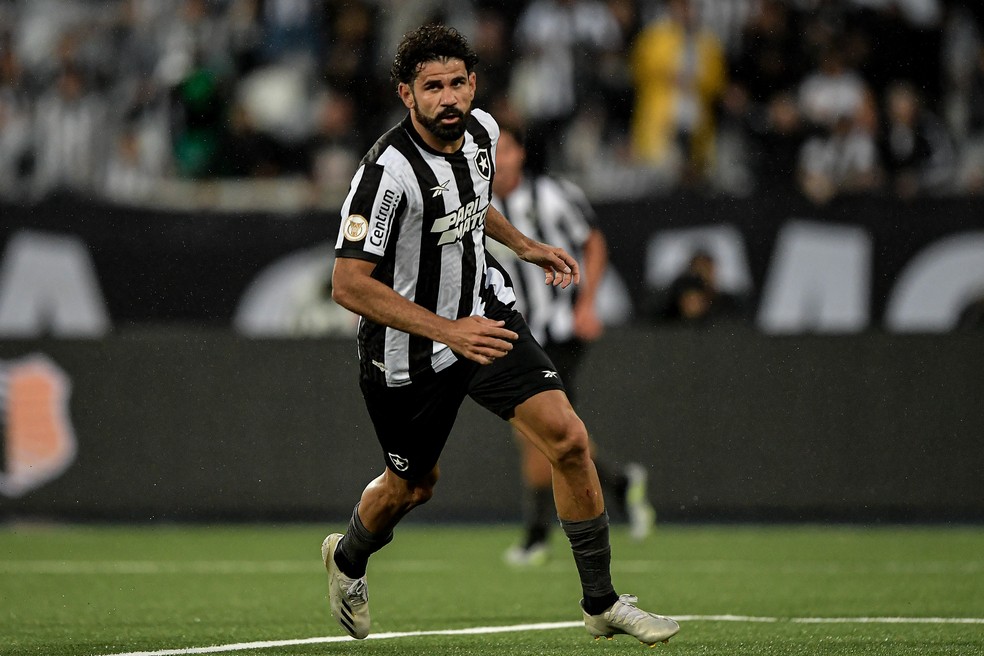 Diego Costa, ex-Botafogo — Foto: Thiago Ribeiro/AGIF