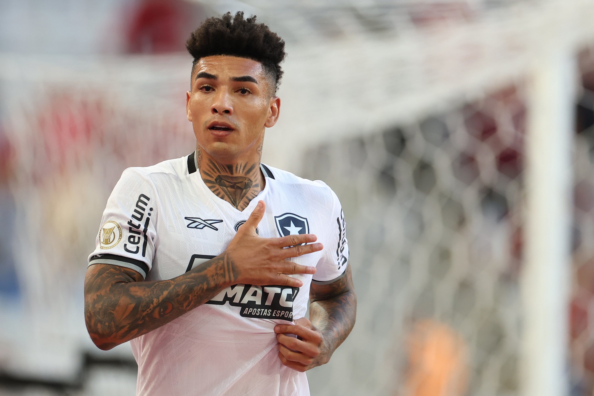 Igor Jesus anuncia saída do Botafogo: 