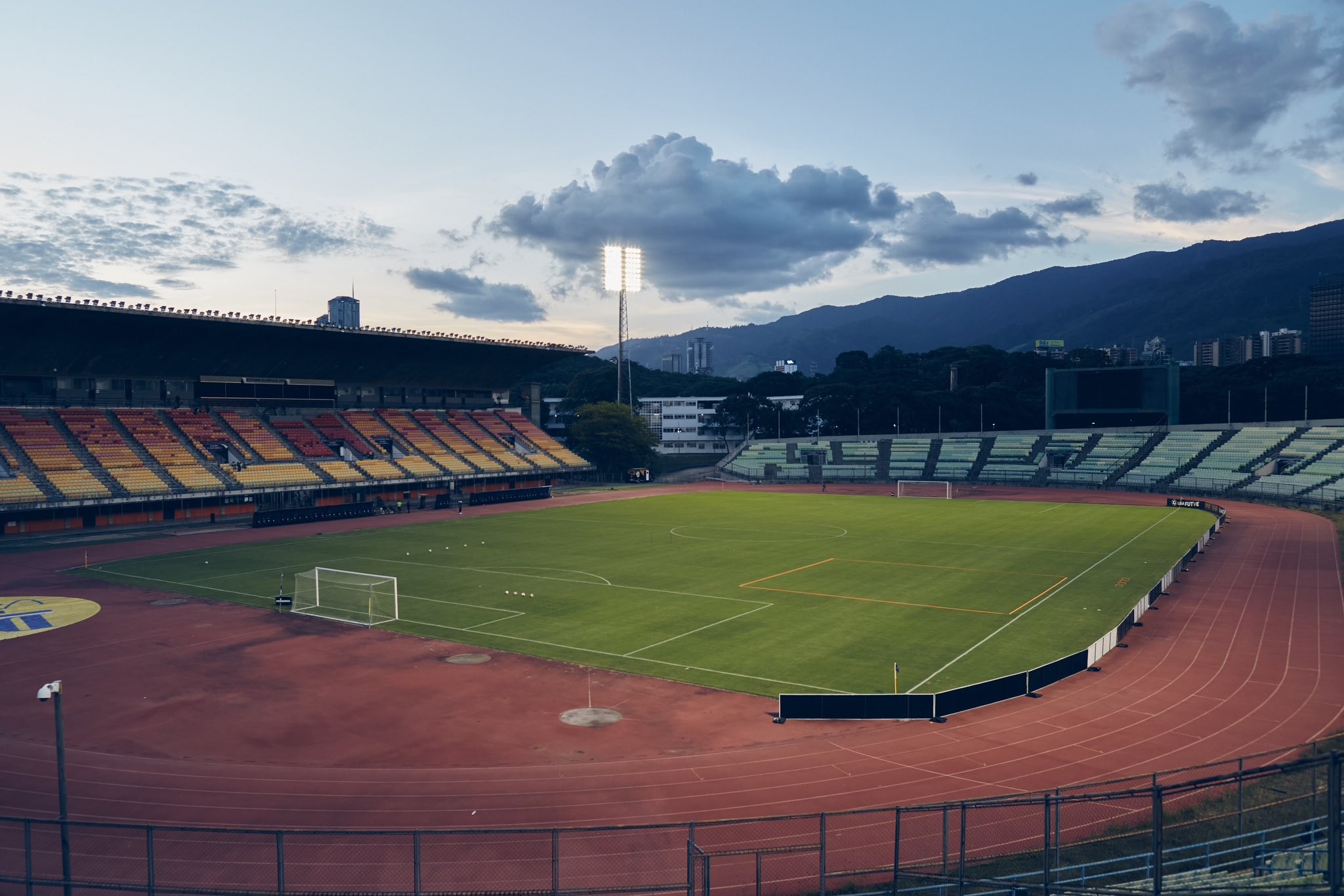 Transmissão ao vivo do jogo Universidad Central-VEN x Corinthians: horário e escalações.