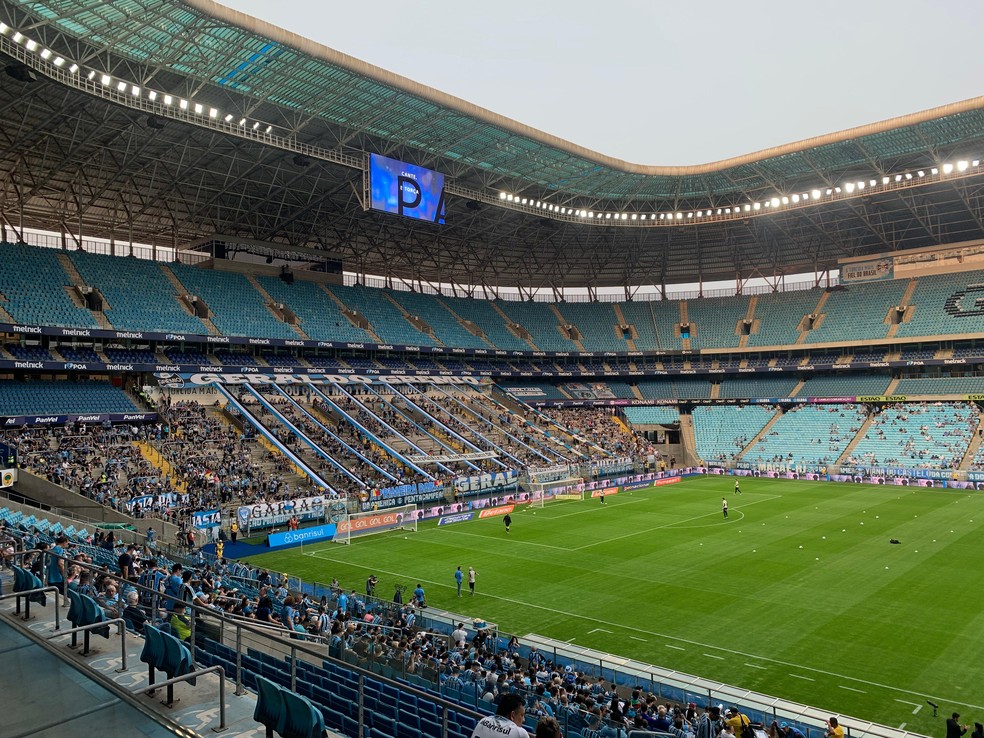 Torcida na Arena do Grêmio na Arena — Foto: João Victor Teixeira