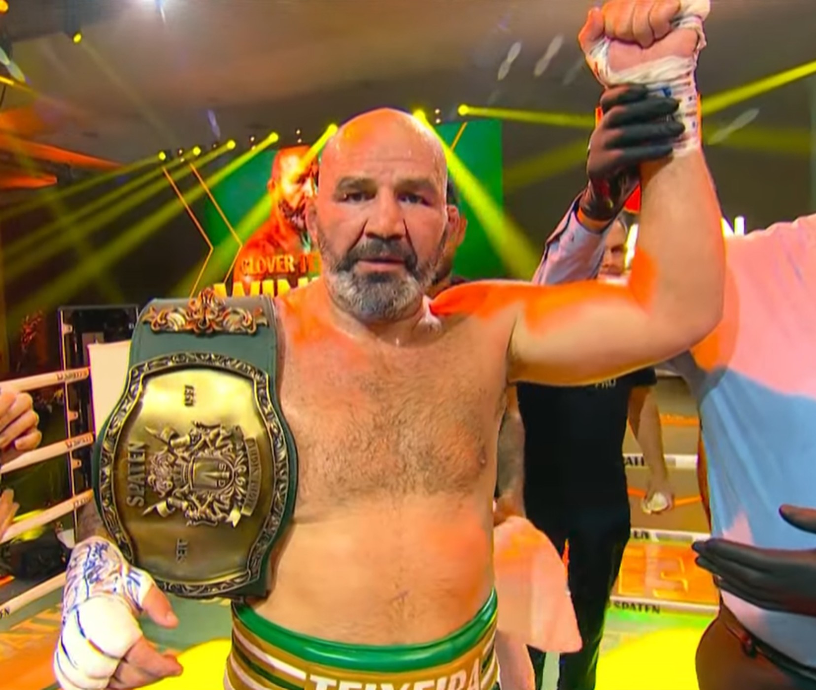 Spaten Fight Night 3: Glover Teixeira domina duelo contra Maurício Shogun e vence luta principal