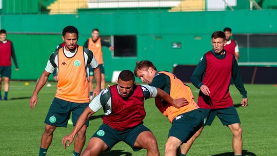 Chapecoense desfalcada contra a Ferroviária