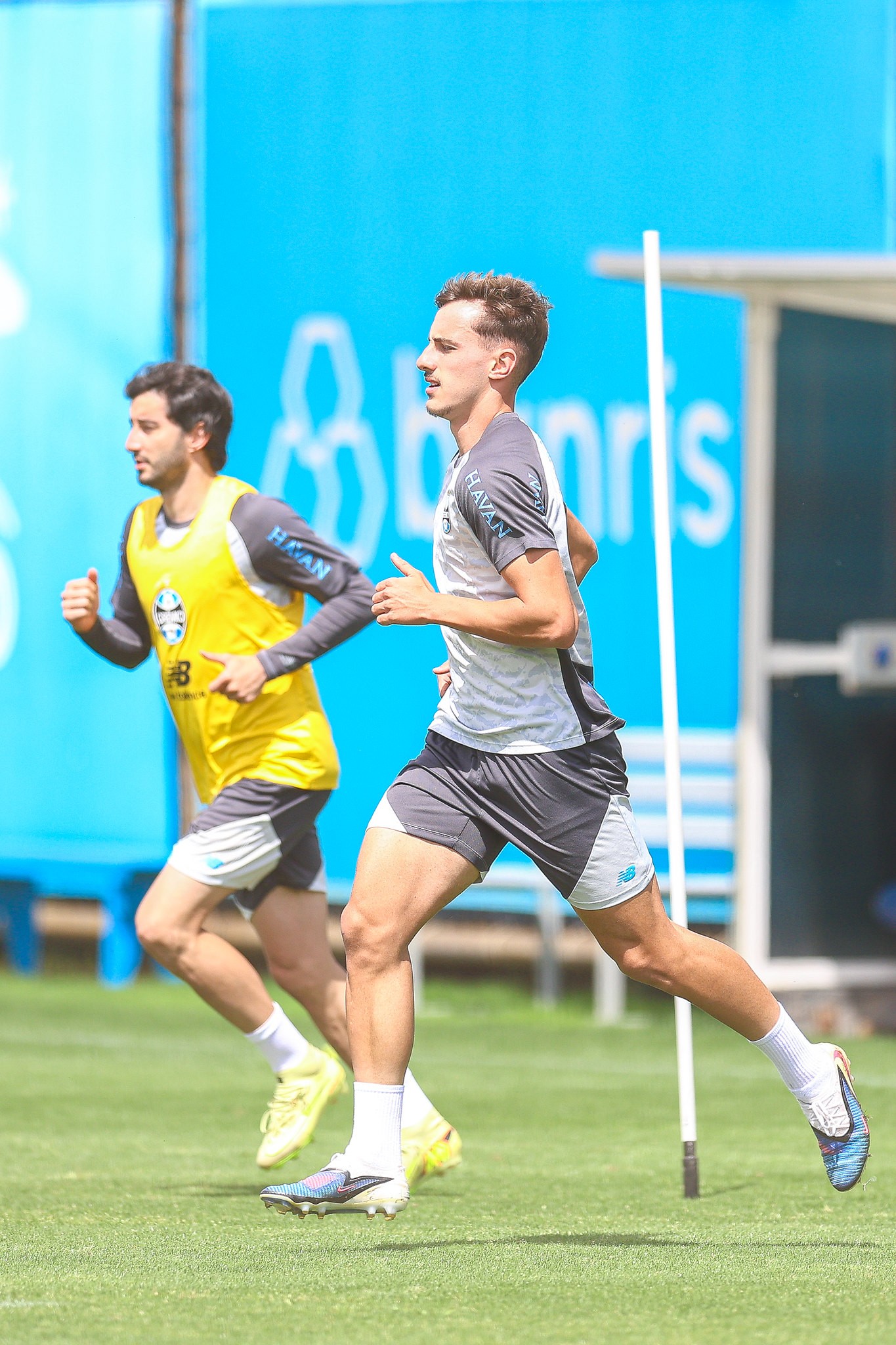 Escalação do Grêmio: Renato pode montar time com três zagueiros contra o Cruzeiro