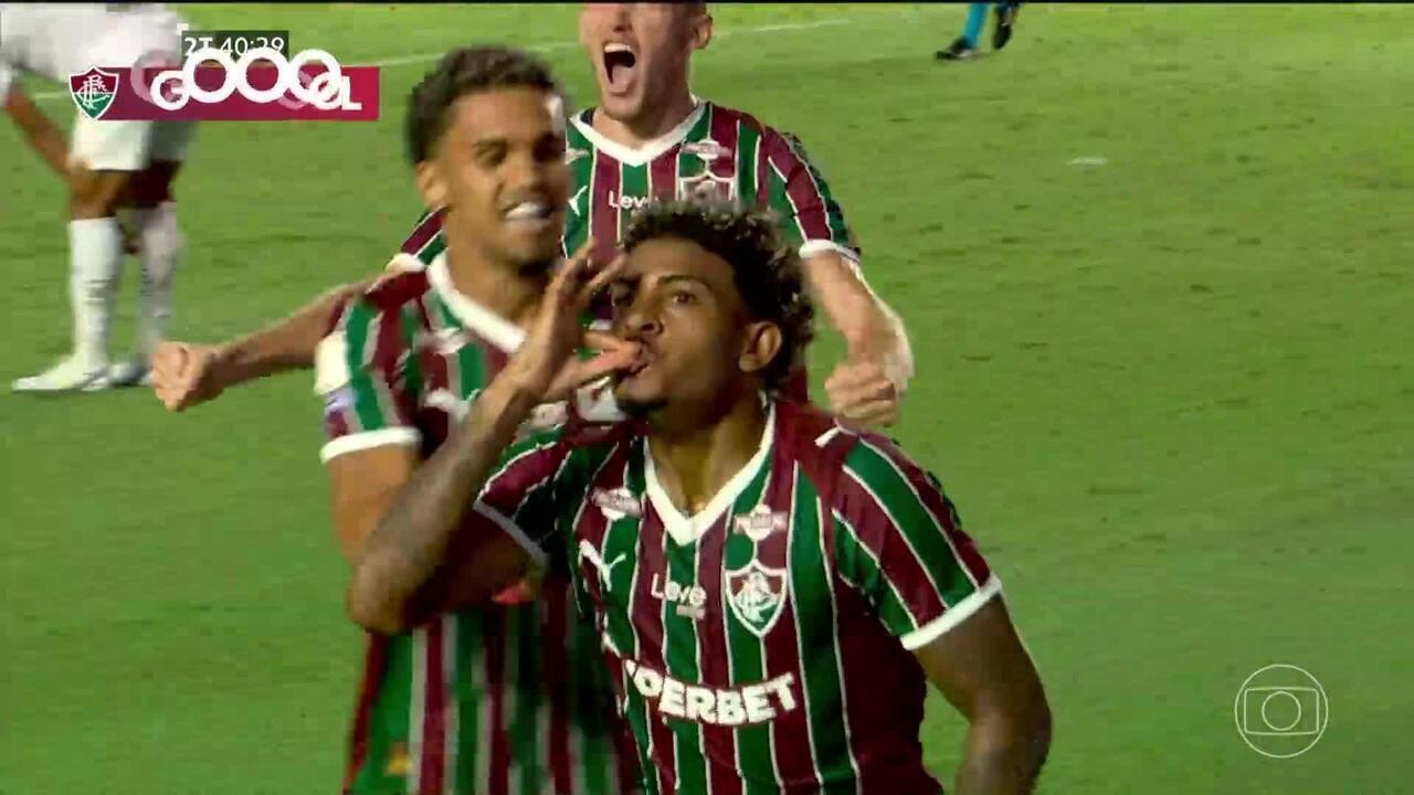 Riquelme Felipe retorna ao Fluminense após três meses e brilha na vitória sobre o Santos