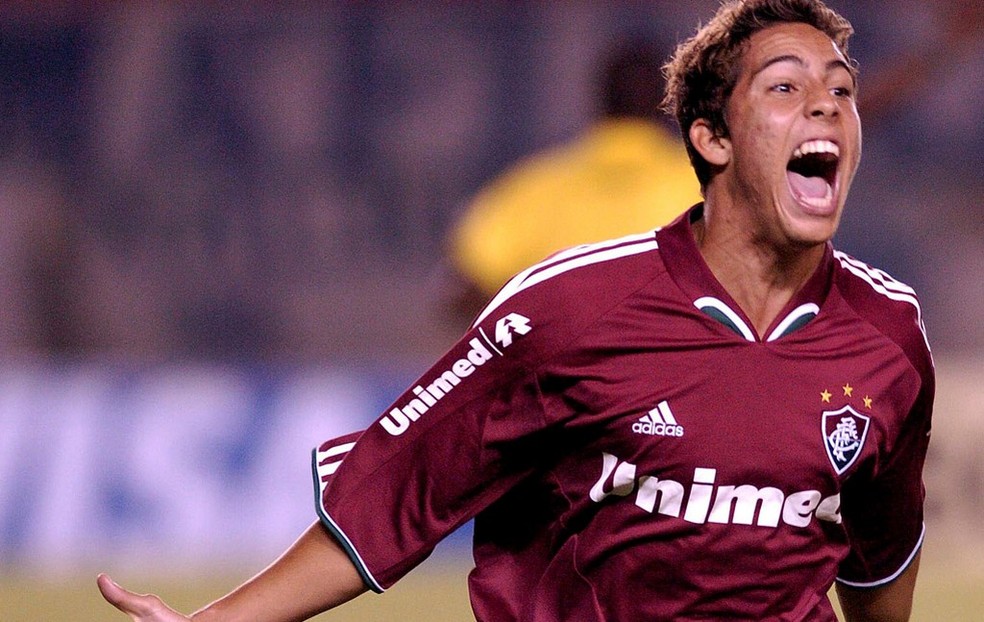 Lenny comemora gol pelo Fluminense em partida histórica