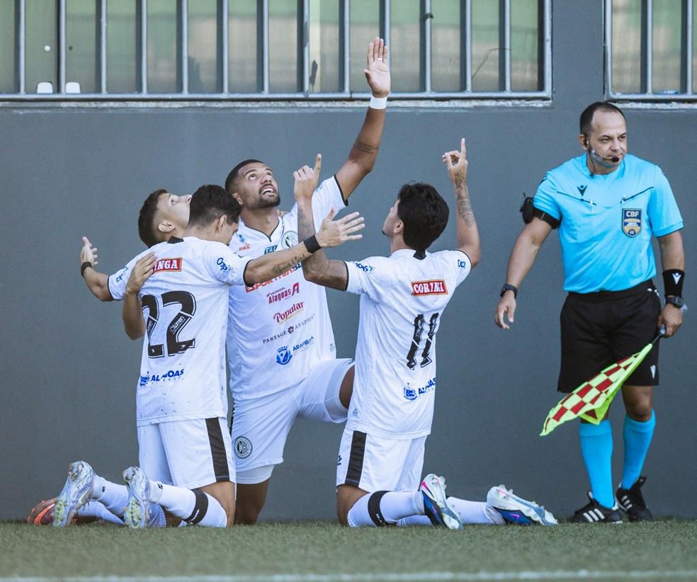 ASA comemora gol de Iarley contra o Jacuipense — Foto: Madson Deleon