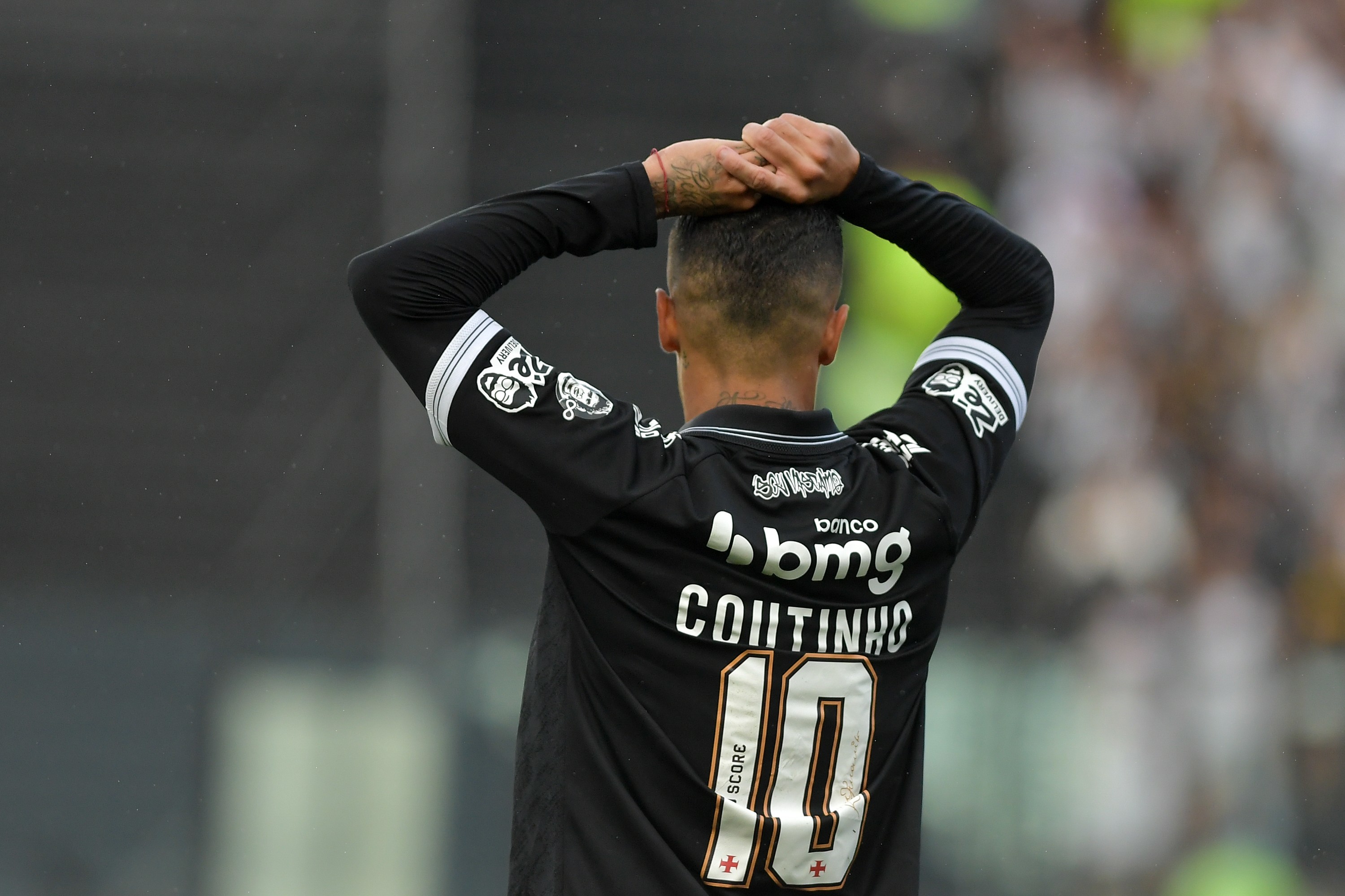 Coutinho lamenta empate em jogo em que Vasco criou boas chances: 