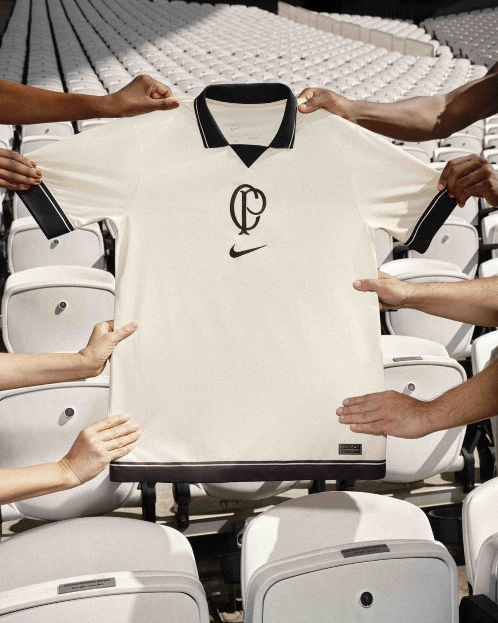Nova quarta camisa do Corinthians para 2023, criada e escolhida pela torcida — Foto: Divulgação