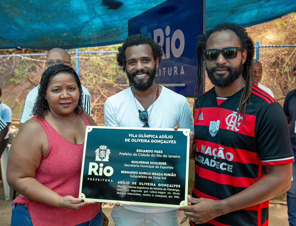 Filhos de Adílio em evento de homenagem ao pai — Foto: Divulgação