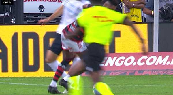 Var revela áudio decisivo em lance polêmico entre Kannemann e Bruno Henrique no Flamengo x Grêmio