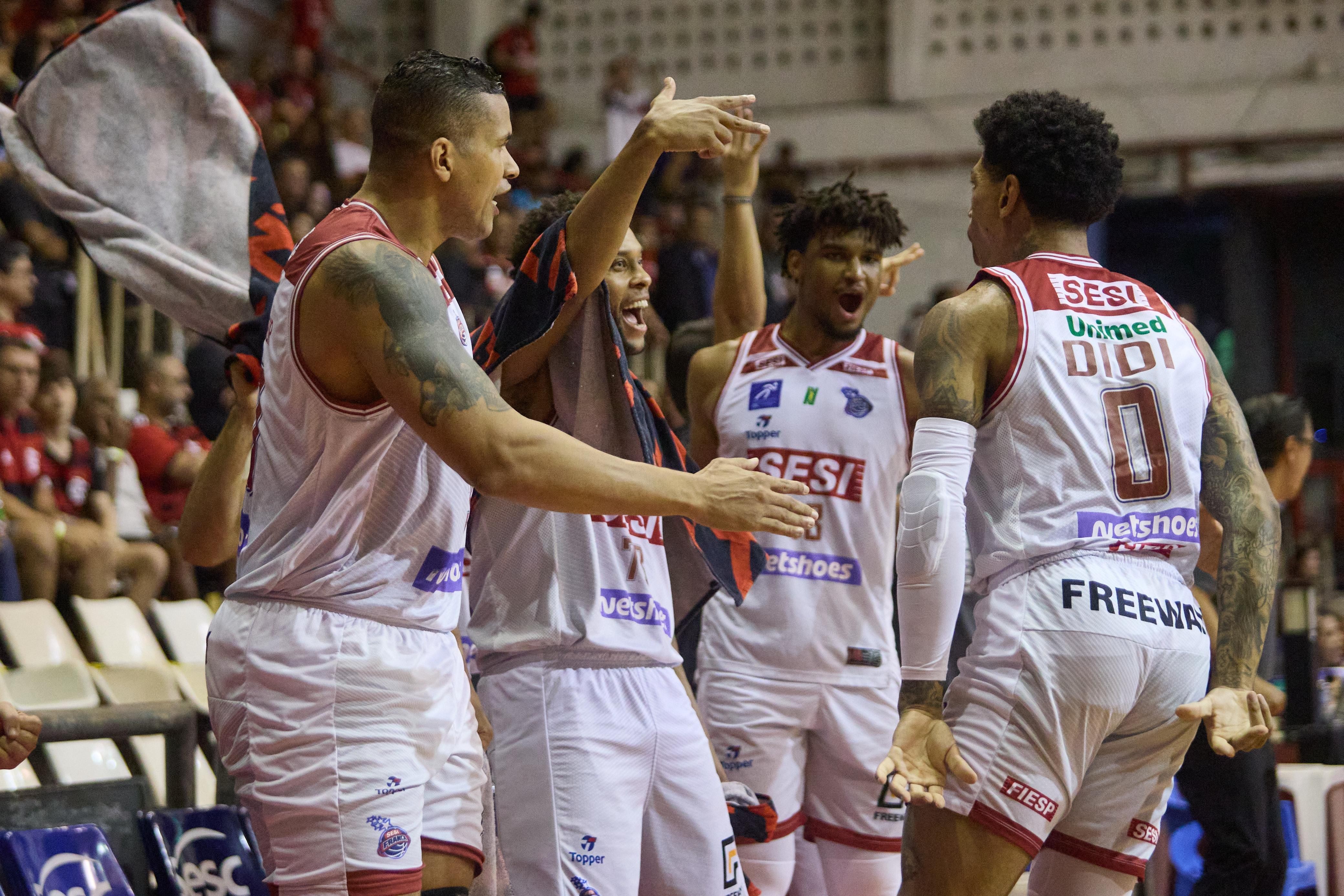Franca surpreende e garante vaga na final do NBB após eliminar Flamengo.
