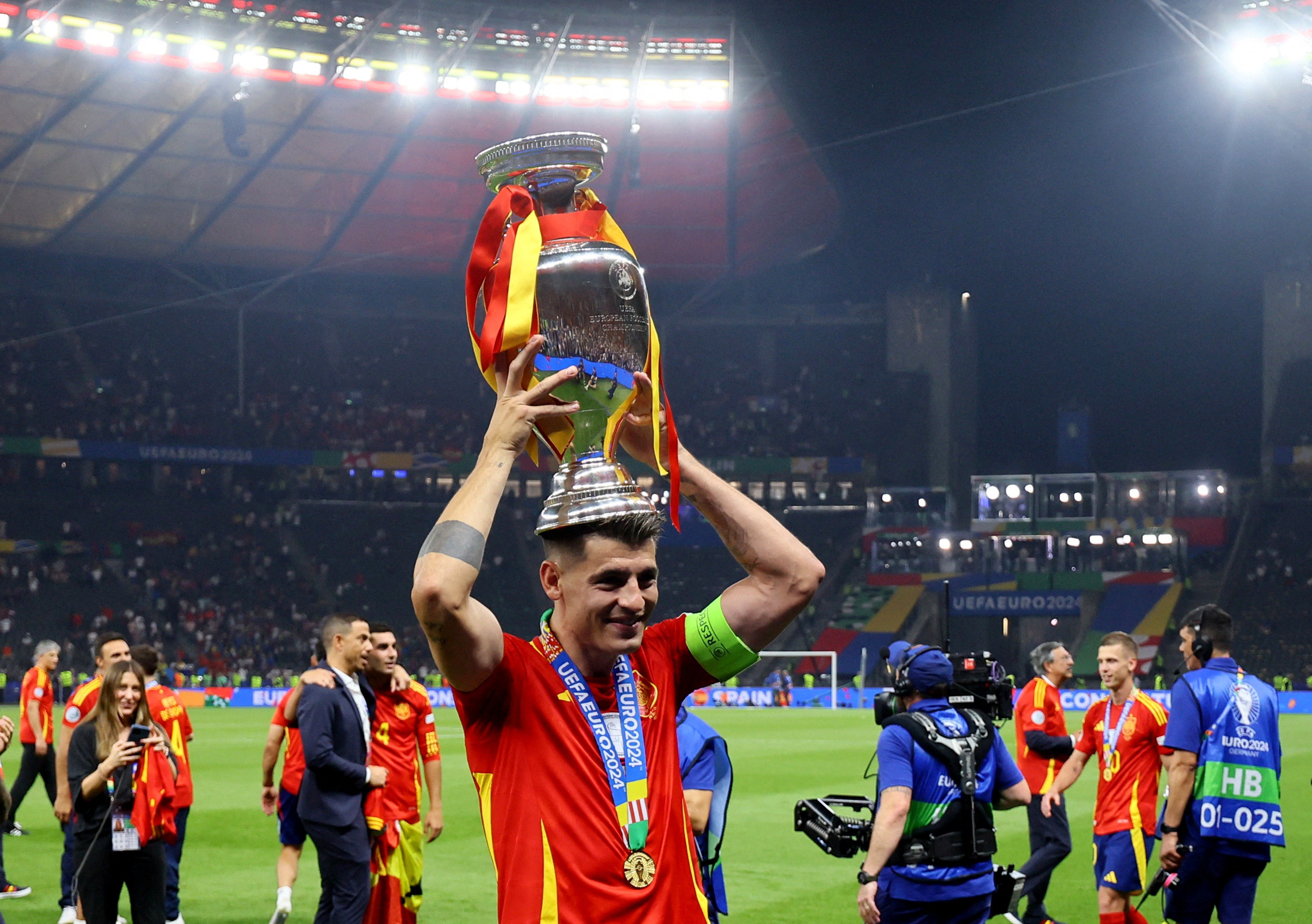 Galatasaray anuncia contratação de Morata, do Milan, por empréstimo