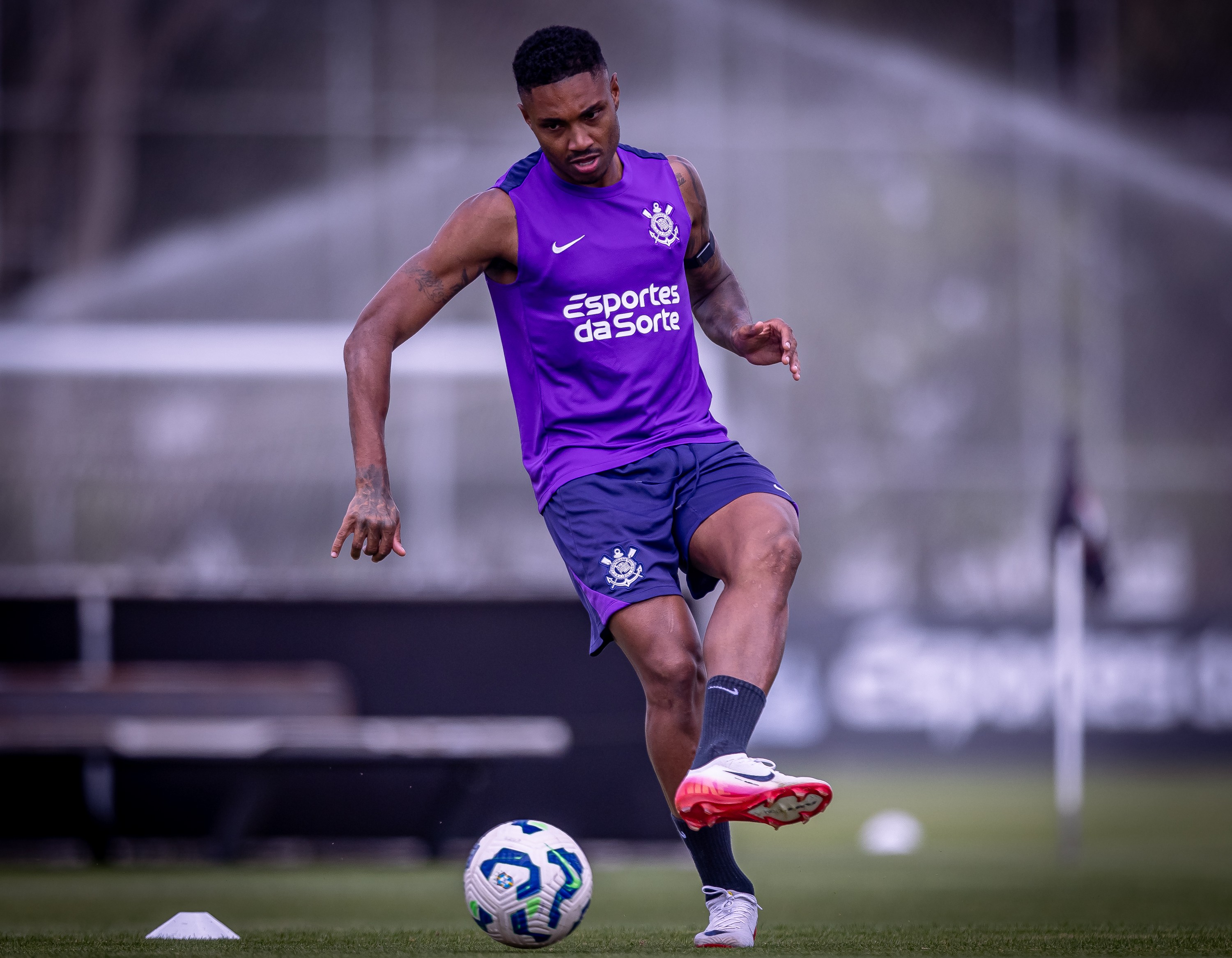 Escalação do Corinthians: Memphis segue fora, e Dorival monta ataque com Yuri Alberto e Vitinho