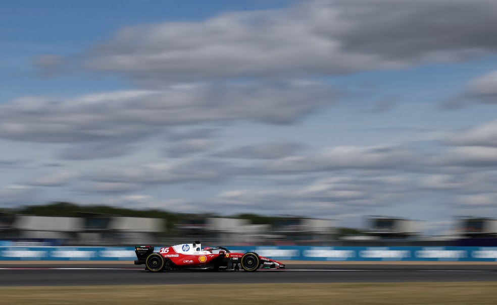 Charles Leclerc no GP da Gra-Bretanha da F1 2026 — Foto: Andrew Boyers/Reuters
