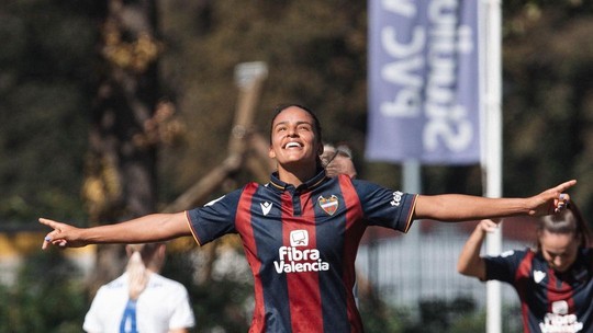 Gabi Nunes faz hat-trick e avança na Champions Feminina; confira resultados