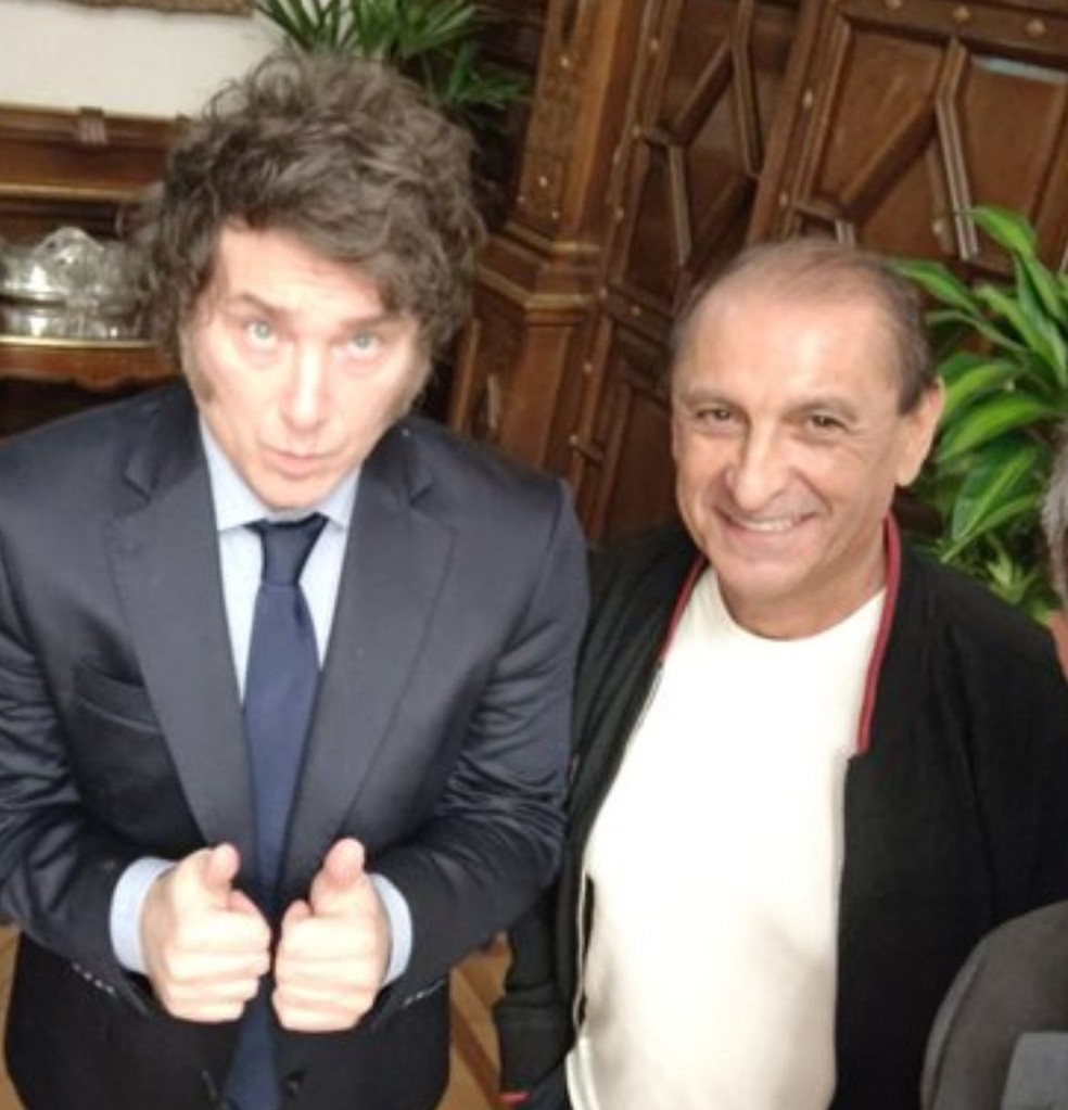 Javier Milei, presidente da Argentina, e Ramón Díaz, técnico do Corinthians — Foto: Reprodução