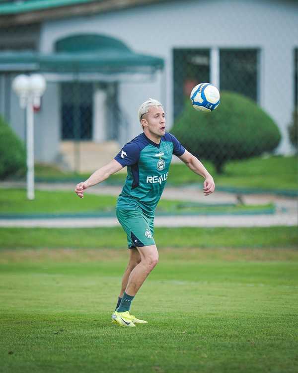 Escalação do Coritiba: Matheus Frizzo volta a ser titular contra o Botafogo-SP; veja o provável time