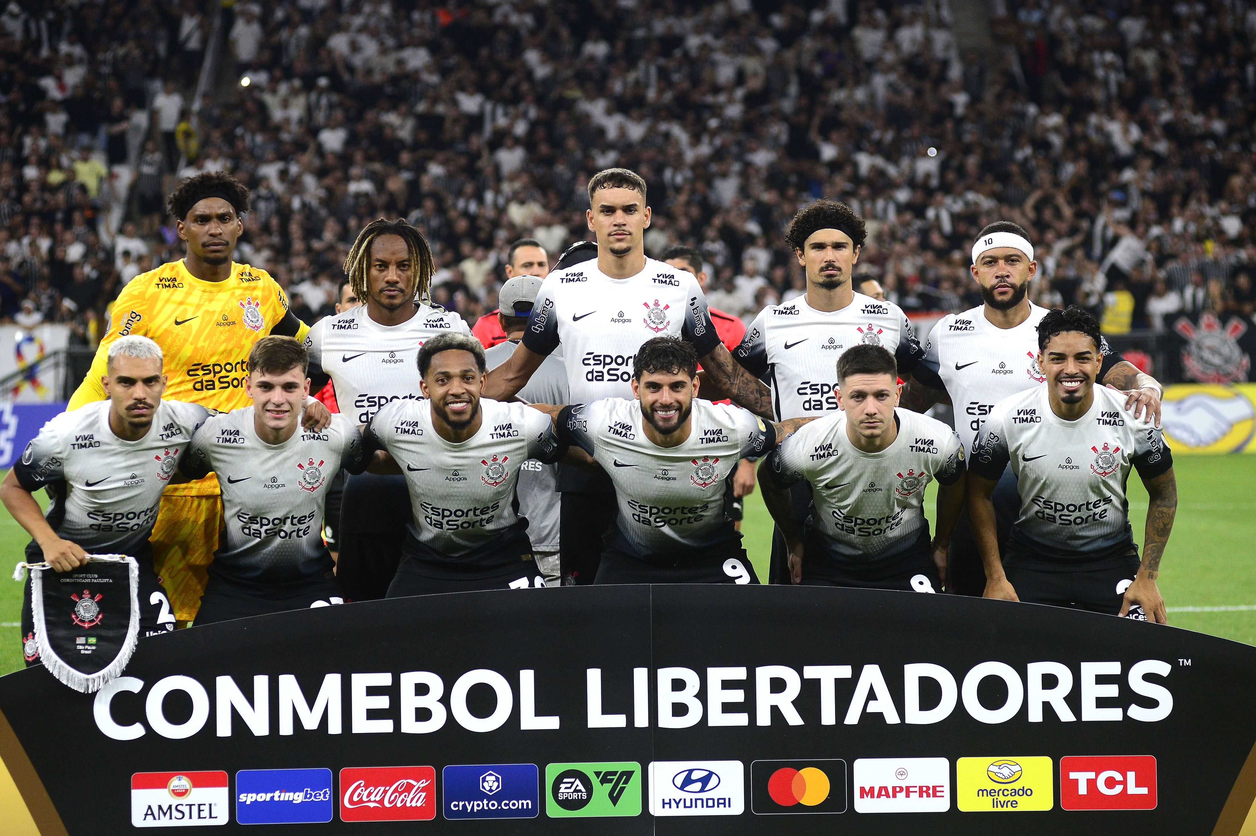 Corinthians avança na classificação com destaque de Yuri Alberto: confira as notas