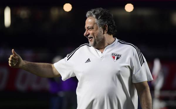 Sem adversário definido, Casares intensifica campanha por reeleição no São Paulo