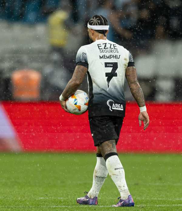 VAI SER ÍDOLO! Memphis se declara ao Corinthians pouco tempo após sua chegada