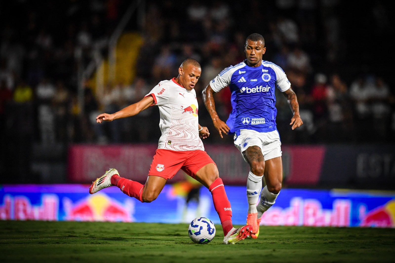 CRUZEIRO SEGUE EM BUSCA DO AJUSTE PERFEITO! Testes antes do Brasileirão revelam pontos fortes e desafios!