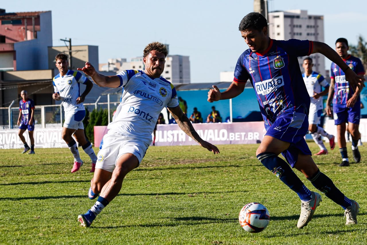 Jogador é expulso por urinar atrás do banco de reservas na Copa Paulista