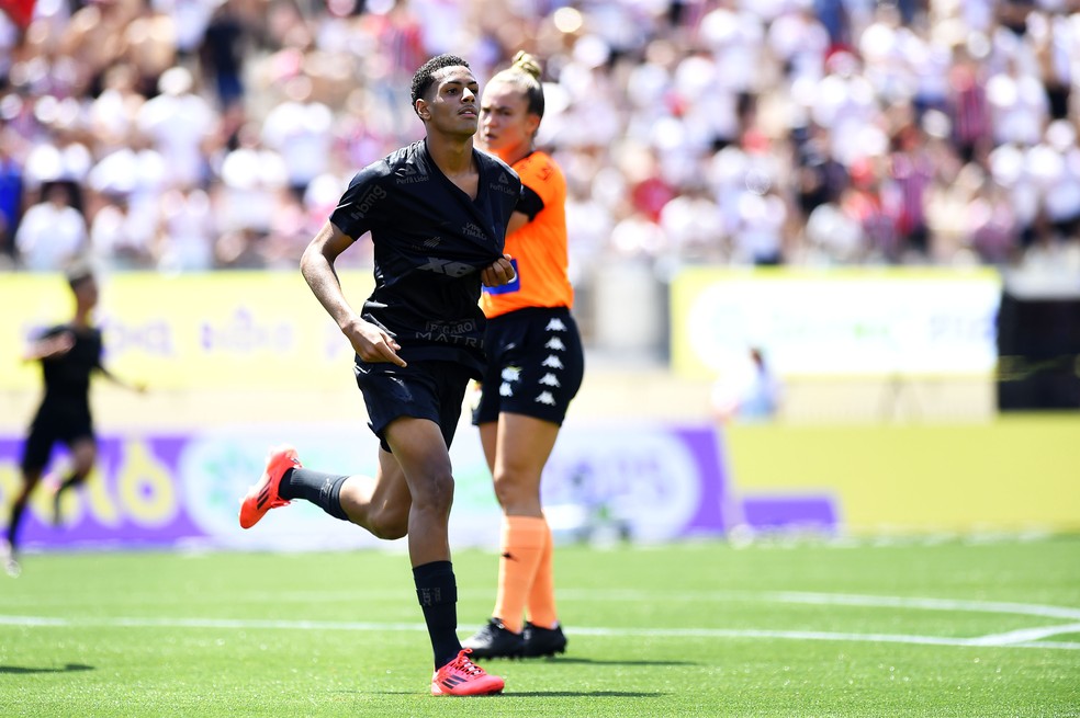 Corinthians tem negociação avançada para vender lateral Denner, de 16 anos,  ao Chelsea | corinthians | ge