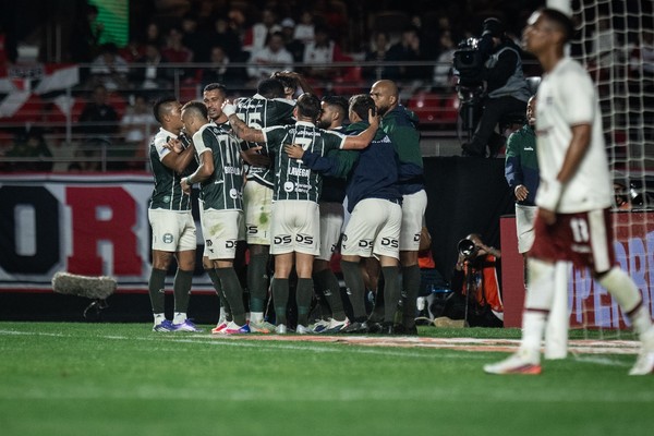 Apagão no 2º tempo! São Paulo sofre 80% dos gols na etapa final durante seca no Brasileirão.