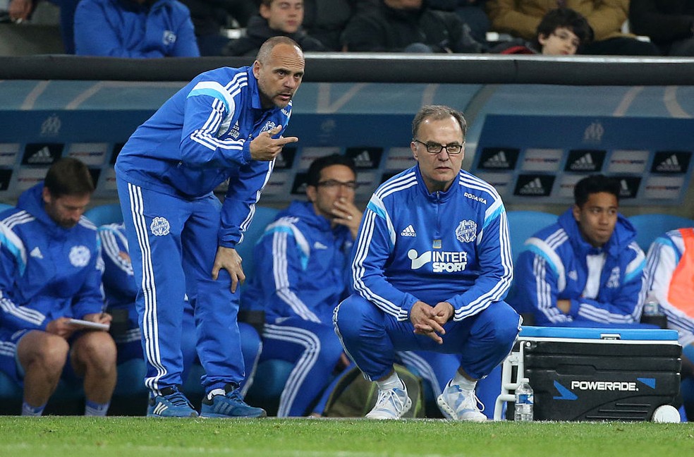 Responsável pela estreia de Sinisterra, Javier Torrente foi auxiliar de Bielsa na seleção argentina