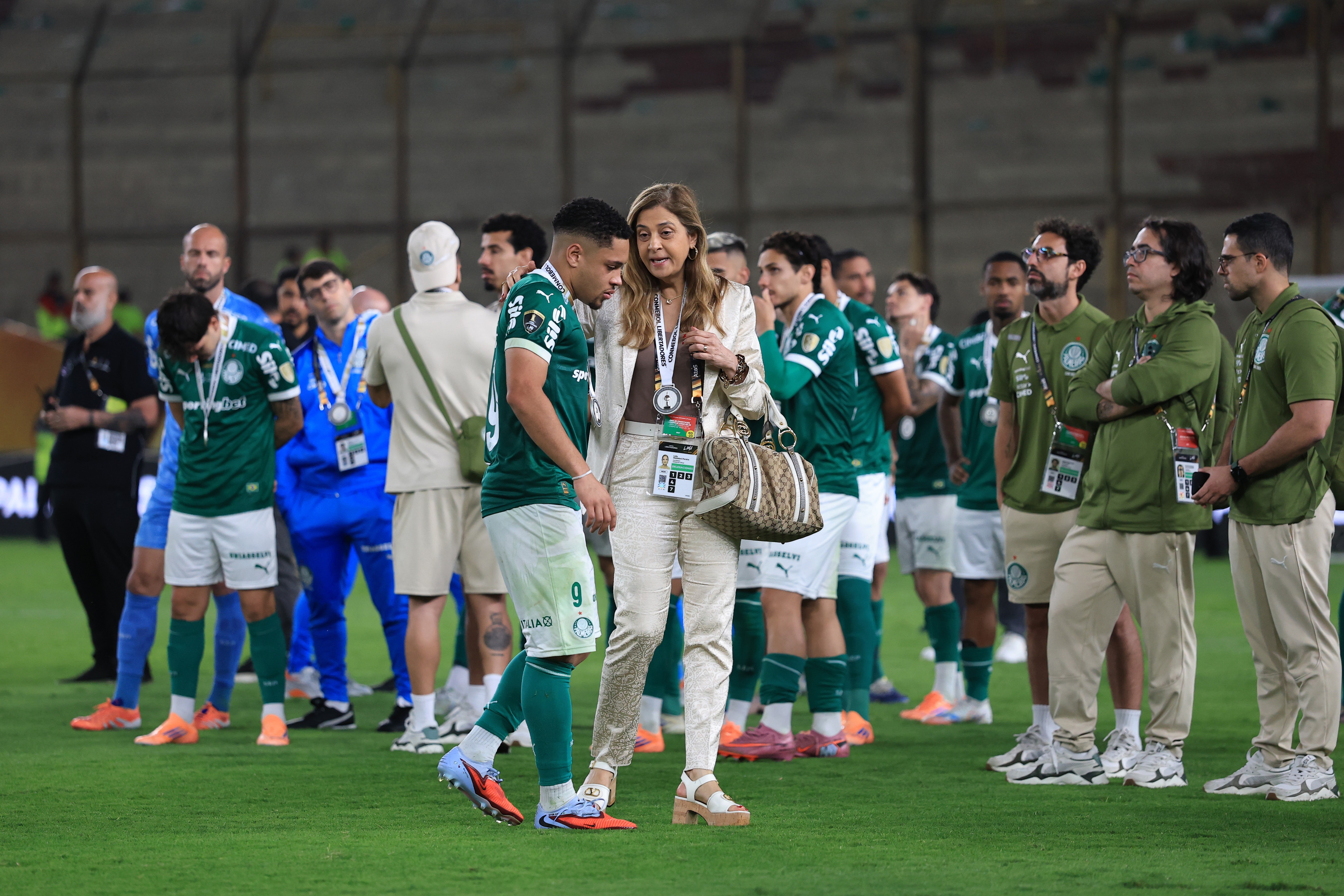 Mesmo eliminado, Palmeiras mantém Abel até 2027 e mira retomada em 2026